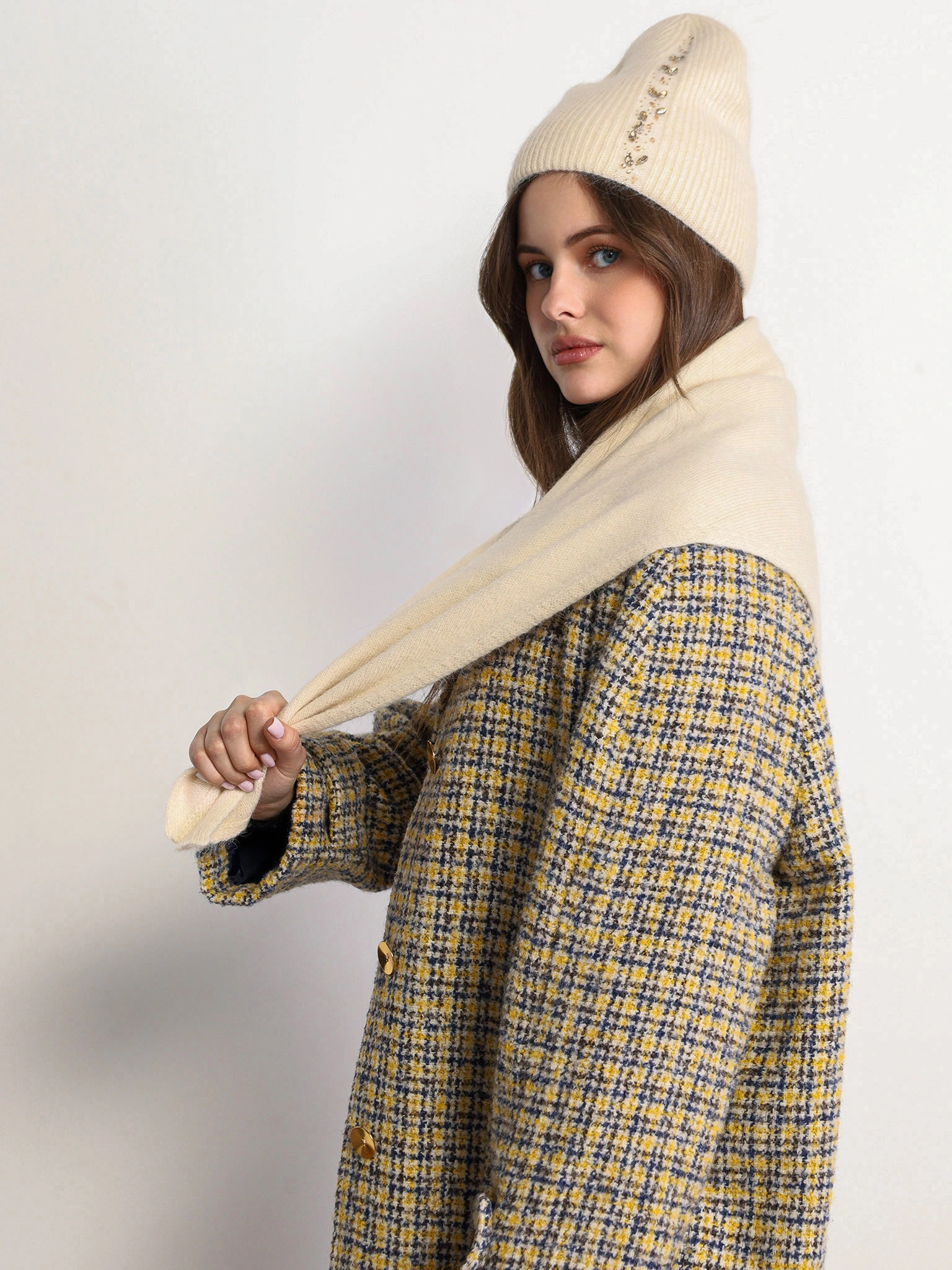 Шарф-косынка с декоративной нашивкой в ассортименте